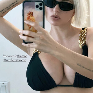 Nude Celebrity Picture Caroline Vreeland 002 pic