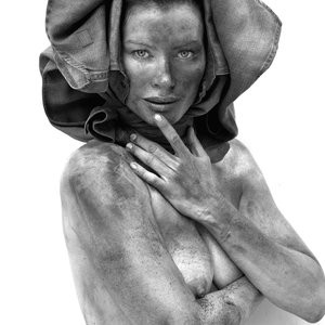 Carré Otis Topless (6 Photos) – Leaked Nudes
