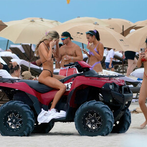 Naked Celebrity Pic Celeste Bright 002 pic