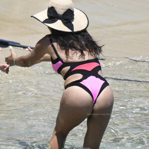 Naked Celebrity Pic Daniella Semaan 023 pic