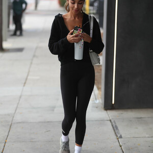 Celeb Nude Chantel Jeffries 015 pic