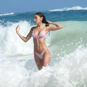 Hot Naked Celeb Chantel Jeffries 051 pic