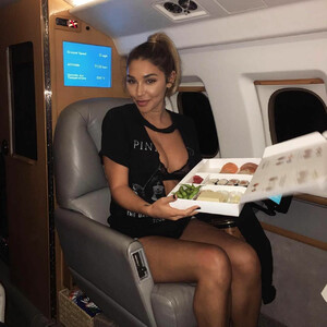 Naked Celebrity Pic Chantel Jeffries 041 pic