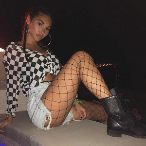 Celebrity Naked Chantel Jeffries 064 pic
