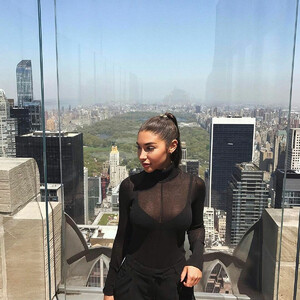 Celebrity Nude Pic Chantel Jeffries 065 pic