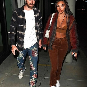 Hot Naked Celeb Chantel Jeffries 082 pic