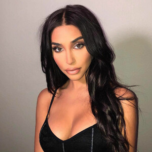 Hot Naked Celeb Chantel Jeffries 113 pic