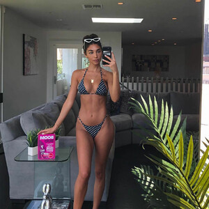 Newest Celebrity Nude Chantel Jeffries 124 pic