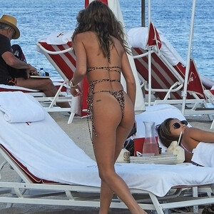 Naked Celebrity Chantel Jeffries 152 pic