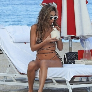 Famous Nude Chantel Jeffries 153 pic