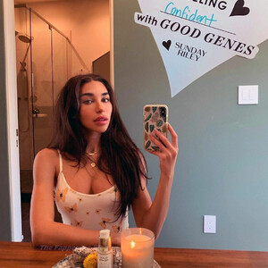 Famous Nude Chantel Jeffries 237 pic
