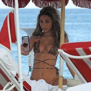 Free nude Celebrity Chantel Jeffries 019 pic