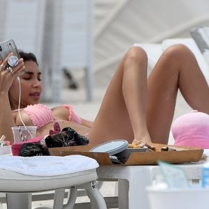 Hot Naked Celeb Chantel Jeffries 004 pic