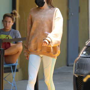 Free nude Celebrity Chantel Jeffries 016 pic
