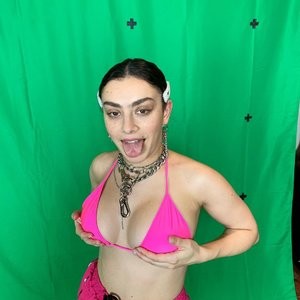 Naked Celebrity Charli XCX 006 pic