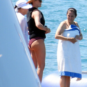 Celeb Naked Charlize Theron 022 pic