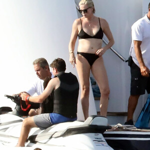 Free Nude Celeb Charlize Theron 004 pic
