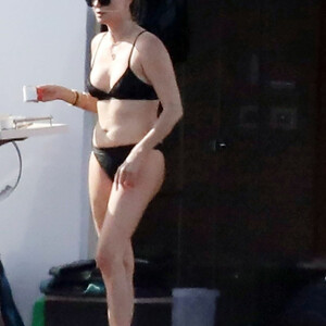 Nude Celeb Charlize Theron 007 pic