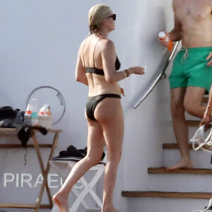 Celebrity Nude Pic Charlize Theron 010 pic