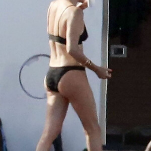 Nude Celeb Charlize Theron 013 pic