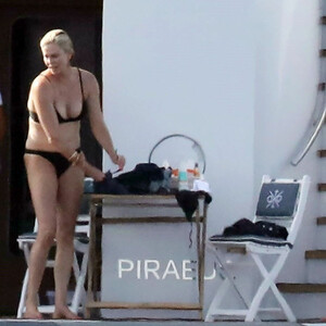 Naked Celebrity Pic Charlize Theron 014 pic