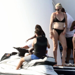 Celebrity Nude Pic Charlize Theron 018 pic