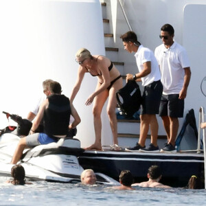 celeb nude Charlize Theron 019 pic