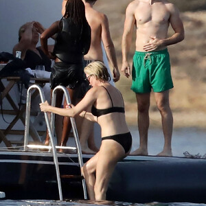 Free Nude Celeb Charlize Theron 028 pic