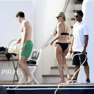 Naked celebrity picture Charlize Theron 036 pic