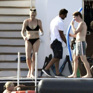 Naked Celebrity Charlize Theron 052 pic