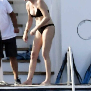 celeb nude Charlize Theron 055 pic