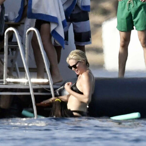 Hot Naked Celeb Charlize Theron 060 pic