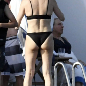 Celeb Naked Charlize Theron 070 pic
