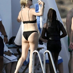 Celebrity Nude Pic Charlize Theron 072 pic