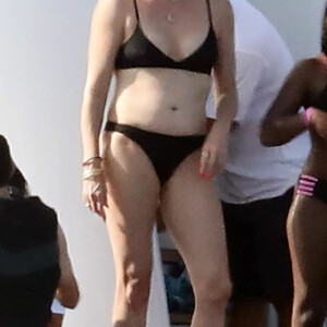 Free Nude Celeb Charlize Theron 079 pic