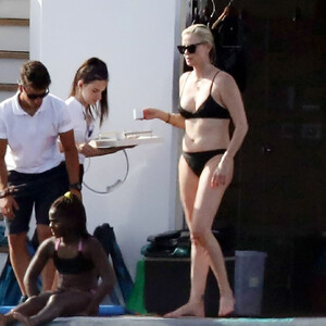 Free Nude Celeb Charlize Theron 087 pic