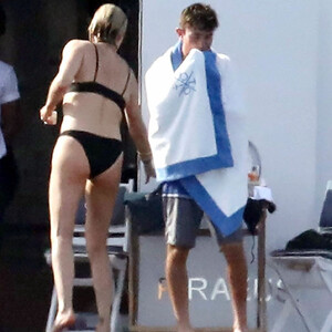 Newest Celebrity Nude Charlize Theron 092 pic