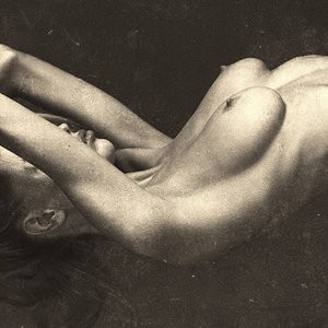 Charlotte McKinney (2 Nude Photos) – Leaked Nudes