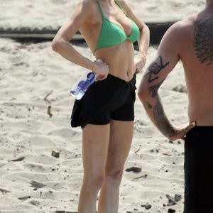 Charlotte McKinney Hits the Beach in a Green Bikini in LA (8 Photos) – Leaked Nudes