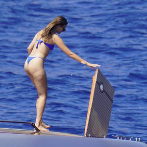 Famous Nude Charlotte Sine 007 pic