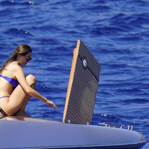 celeb nude Charlotte Sine 011 pic