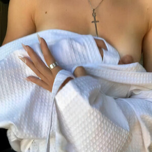 Naked Celebrity Site News 003 pic