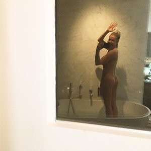Chelsea Handler Nude (1 New Photo) - Leaked Nudes