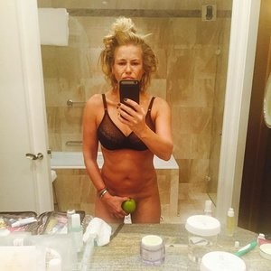 Chelsea Handler without Panties (1 Photo) – Leaked Nudes