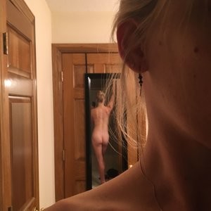 Celebrity Naked Chelsea Teel 072 pic
