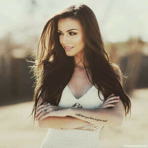 Free nude Celebrity Cher Lloyd 044 pic