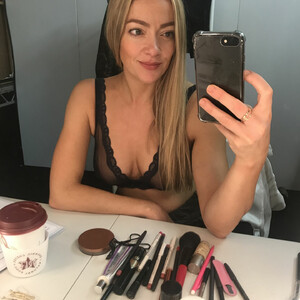Celeb Nude Cherry Healey 009 pic