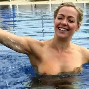 Famous Nude Cherry Healey 022 pic