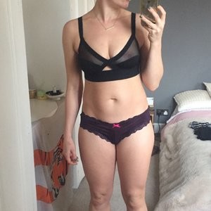 Cherry Healey Nude & Sexy Leaked Fappening (3 Photos) - Leaked Nudes