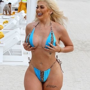 Famous Nude Chloe Ferry 007 pic